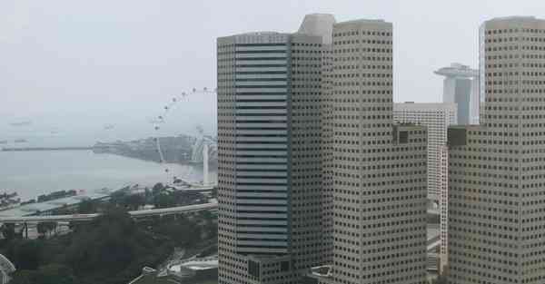 人工智能机器人和人谈恋爱