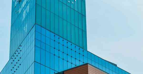 人工智能机器人和人谈恋爱