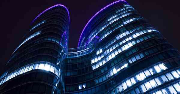 人工智能机器人和人谈恋爱