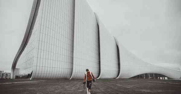 最早的服务型智能机器人