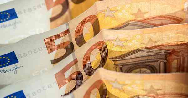 最早的服务型智能机器人