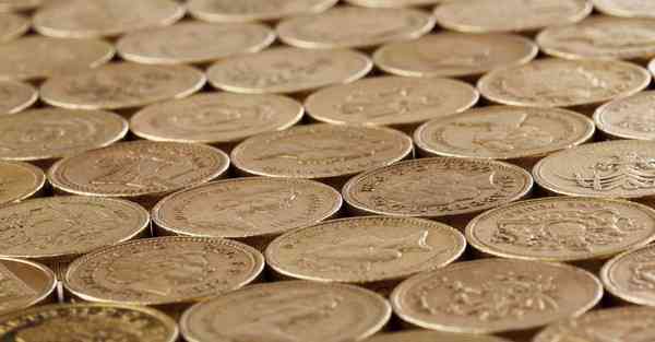 人工智能机器人和人谈恋爱