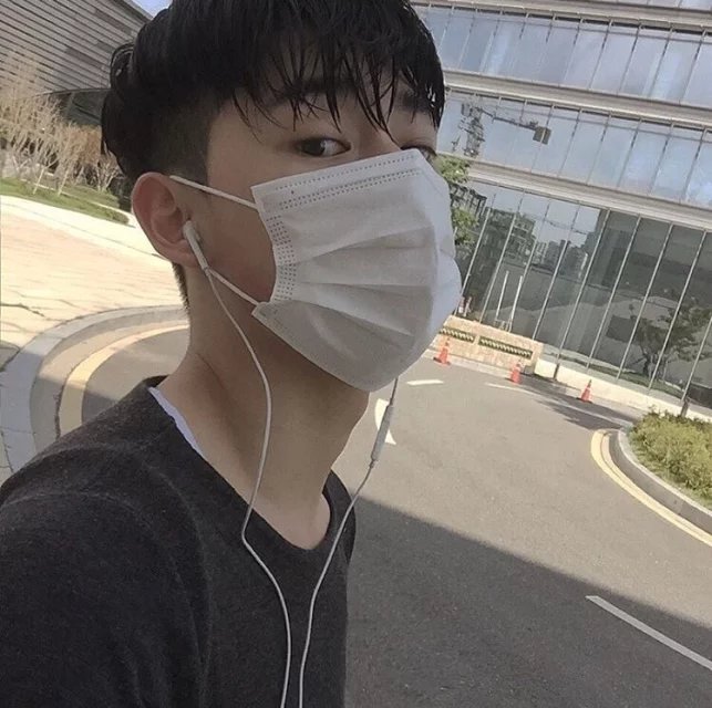 柳宇冰成